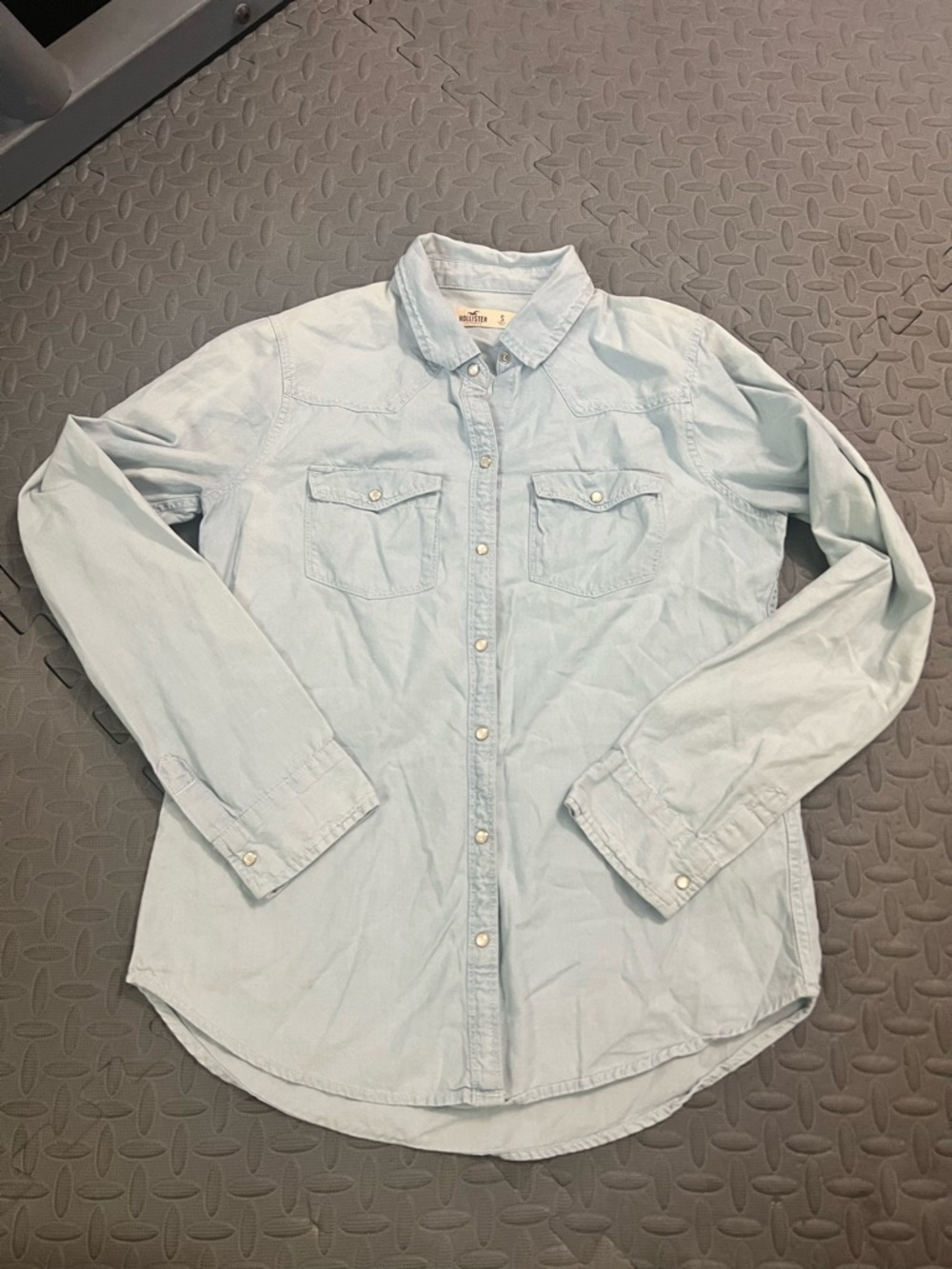 Hollister denim chambray pearl snap long sleeve shirt small